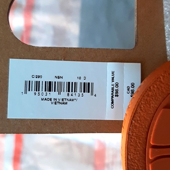 Coach Slide with Coach Slides *NWT* - Picture 11 of 12